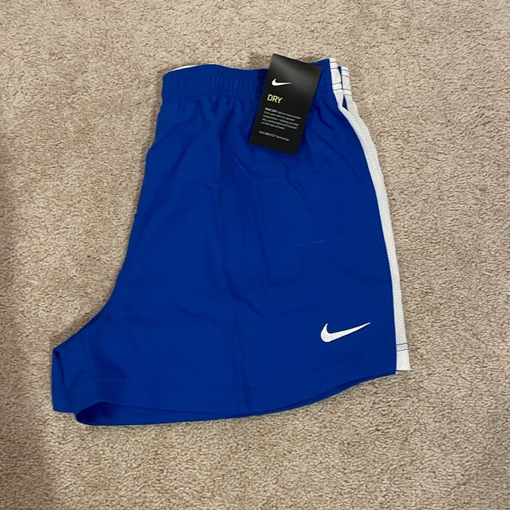 Women’s Nike Dr-Fit Soccer Short, Size L - Picture 4 of 6